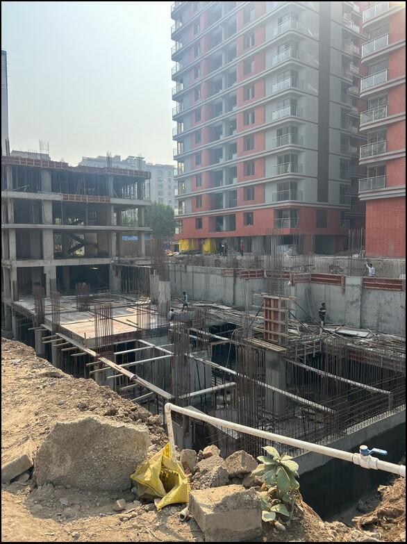 Grand Calistaa – Premium 3BHK- 4BHK Flats in Vesu, Surat (17)